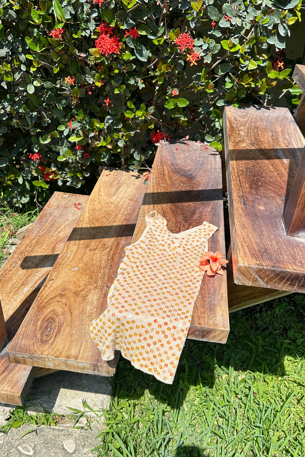 Top dorado con lentejuelas
