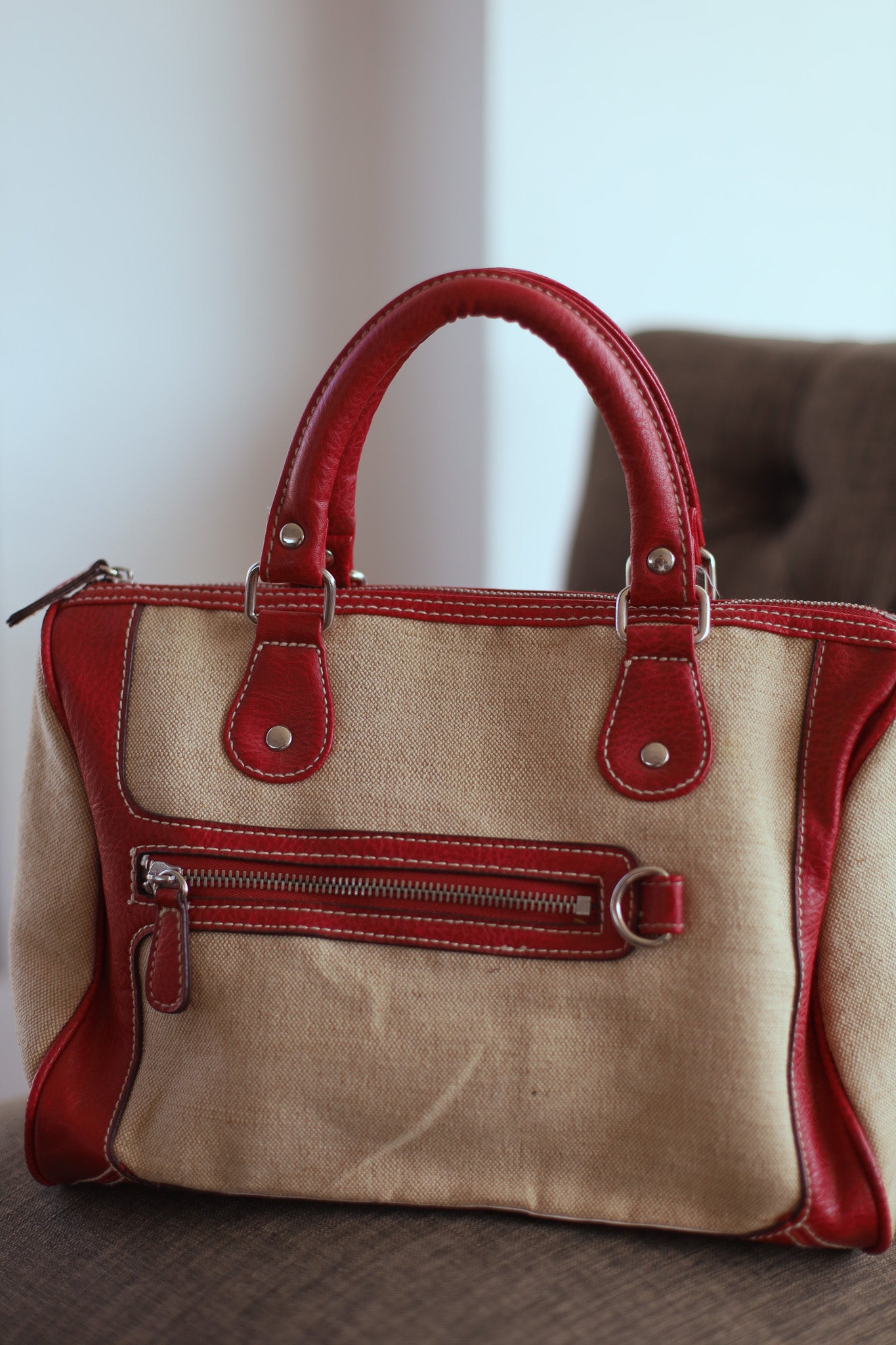 Bolsa detalles rojos
