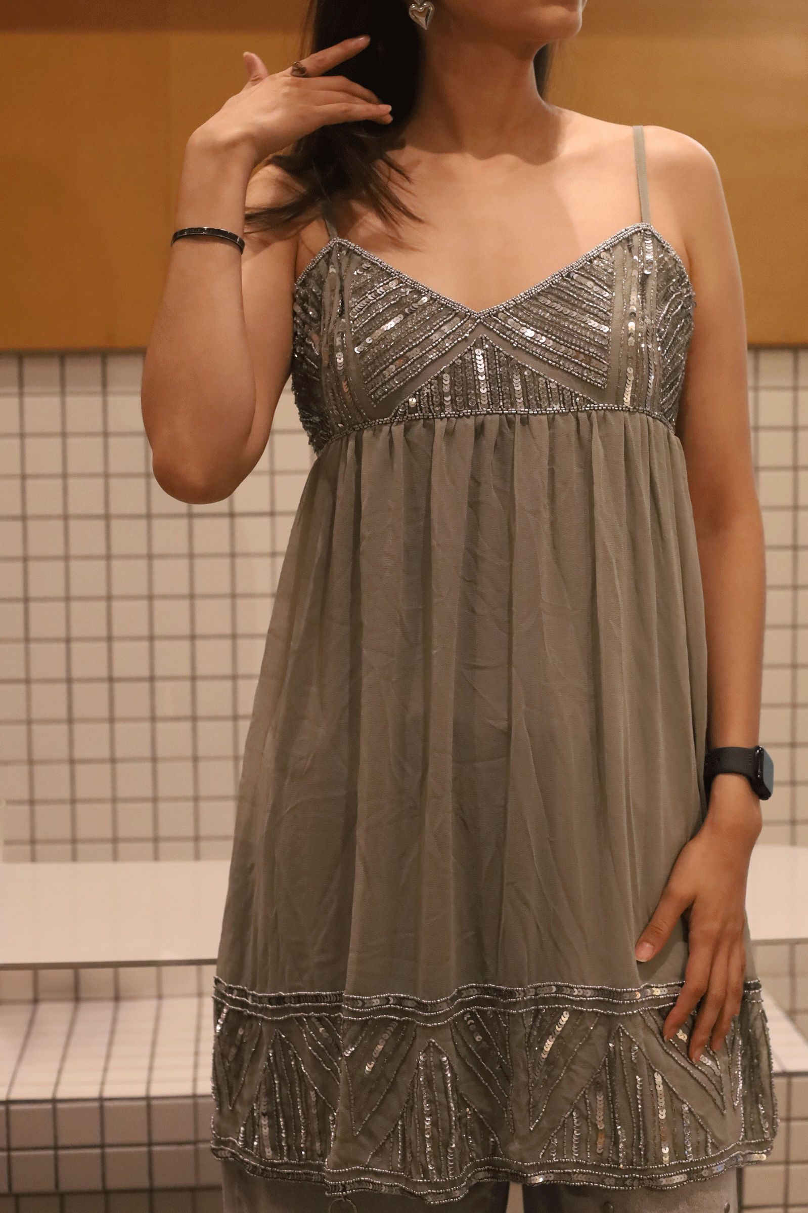 Vestido tirantes con lentejuelas